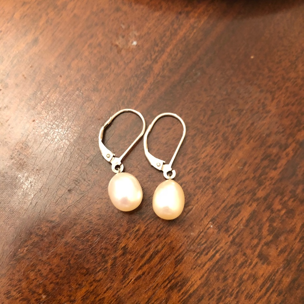 Pearl dangle earrings